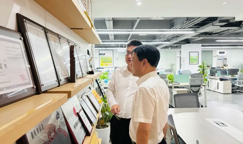 新聞快訊 | 湖南城陵磯新港區(qū)黨工委副書記、管委會(huì)主任錢丹青一行蒞臨我司指導(dǎo)工作